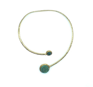 Collana rigida con pietra di onice verde